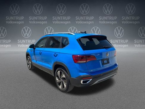 Used 2024 Volkswagen Taos SE w/ Panoramic Sunroof Package AWD/4WD image 37