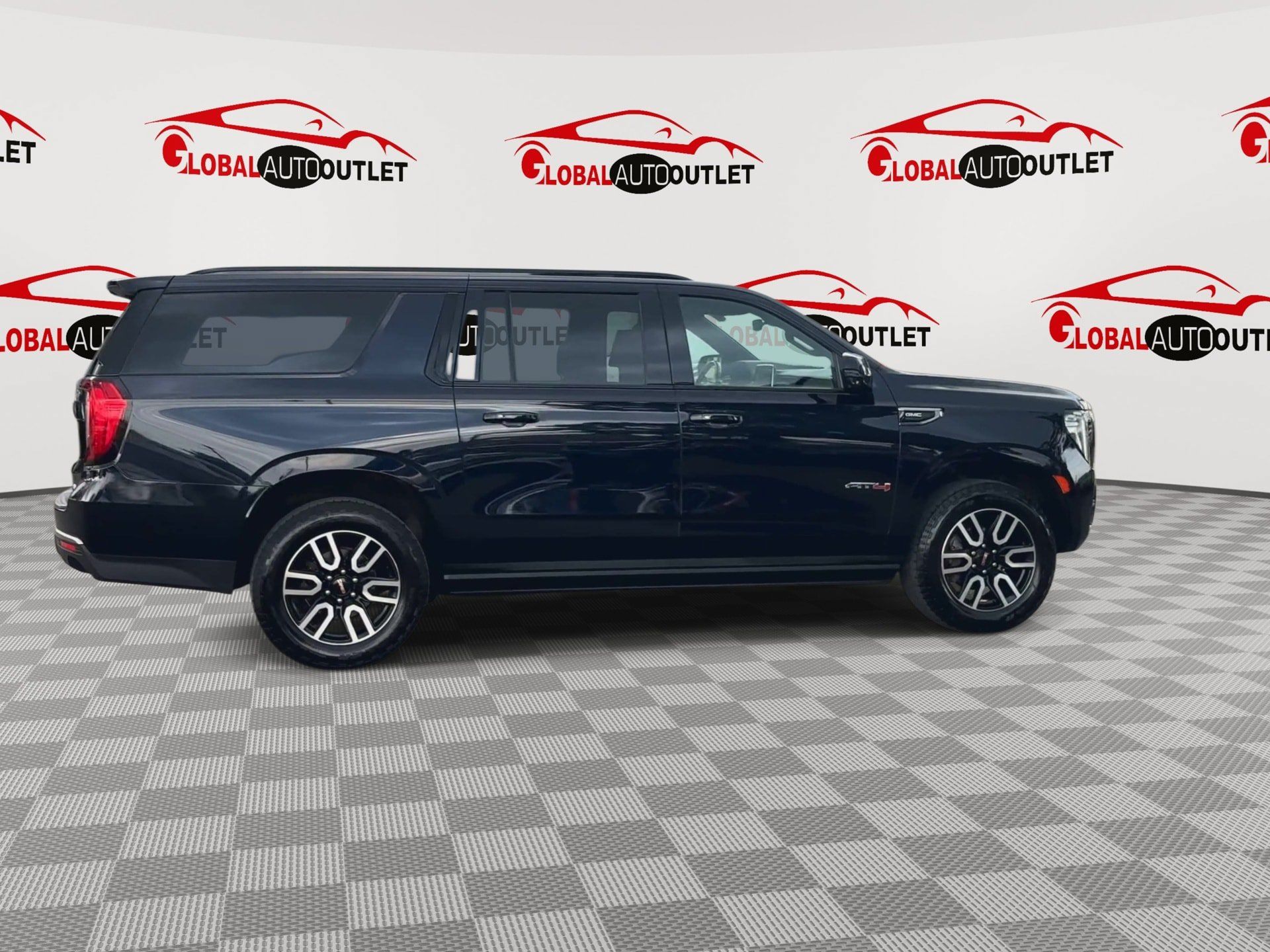 Used 2021 GMC Yukon XL AT4 w/ AT4 Premium Package AWD/4WD image 9