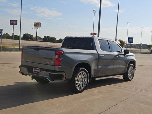 Used 2019 Chevrolet Silverado 1500 High Country w/ High Country Premium Package AWD/4WD image 5