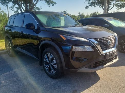 Used 2022 Nissan Rogue SV FWD image 2