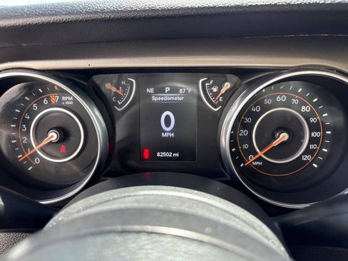 Used 2018 Jeep Wrangler Unlimited Sport S AWD/4WD image 19