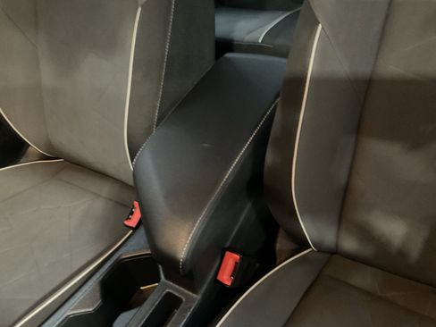 Used 2025 Volkswagen Jetta Sport image 19