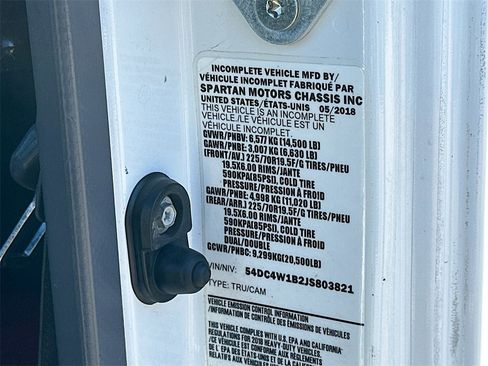 Used 2018 Isuzu NPR HD image 34