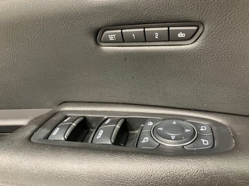 Used 2017 Cadillac XT5 Luxury FWD image 24