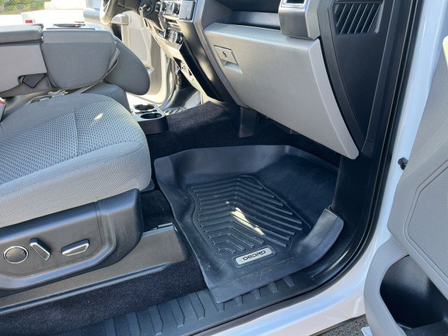 Used 2015 Ford F150 XLT w/ Equipment Group 302A Luxury AWD/4WD image 23