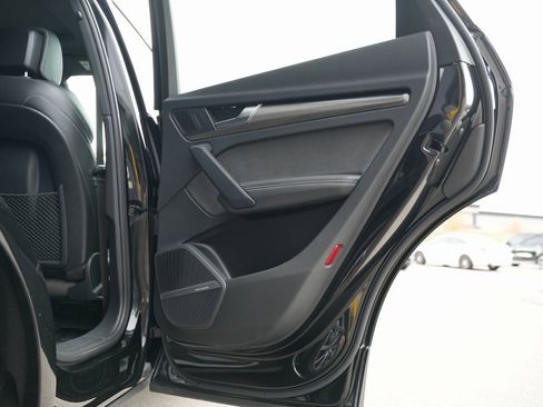 Used 2021 Audi SQ5 Premium Plus w/ Premium Plus Package image 36