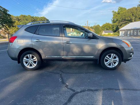 Used 2013 Nissan Rogue SV image 9