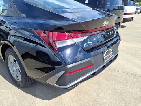 New 2026 Hyundai Elantra SE FWD image 20