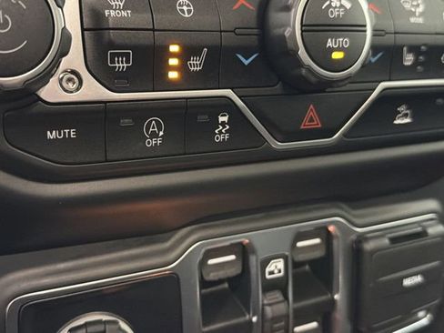 Used 2021 Jeep Wrangler Unlimited Rubicon image 27