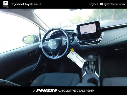 Used 2025 Toyota Corolla LE FWD image 6