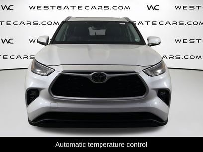 Used 2022 Toyota Highlander XLE