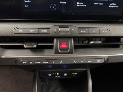 Used 2025 Kia K4 LXS image 14