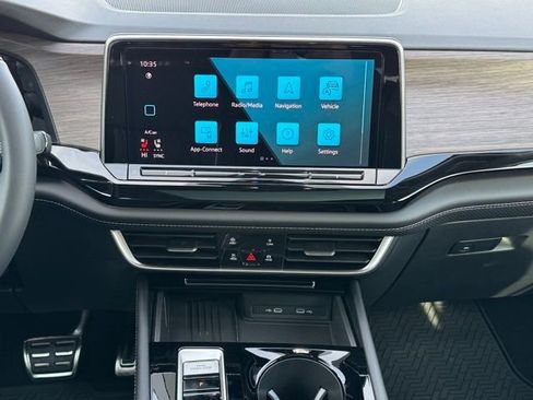 New 2026 Volkswagen Atlas SEL Premium R-Line AWD/4WD image 17