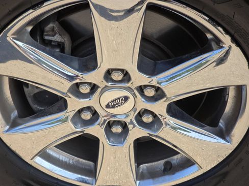Used 2019 Ford F150 XLT w/ Equipment Group 302A Luxury AWD/4WD image 13