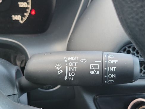 Used 2023 Honda HR-V LX image 26