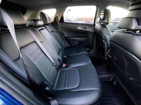 Used 2023 Kia Sportage SX image 29