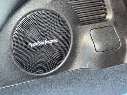 Used 2015 Nissan Juke SL image 23