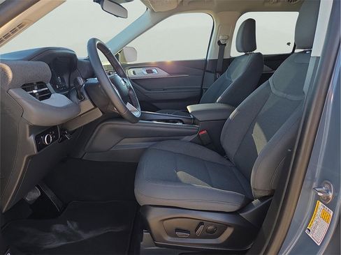 New 2025 Ford Explorer Active image 12