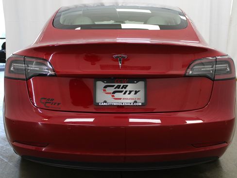 Used 2021 Tesla Model 3 Standard Range Plus image 6