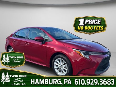 Used 2022 Toyota Corolla LE w/ LE Convenience Package FWD image 1