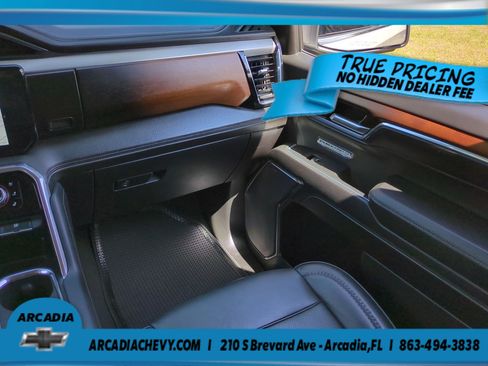 Used 2024 GMC Sierra 1500 Denali w/ Technology Package AWD/4WD image 17