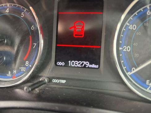 Used 2019 Toyota Corolla LE image 11