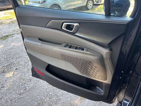 Used 2026 Kia Carnival FWD image 18