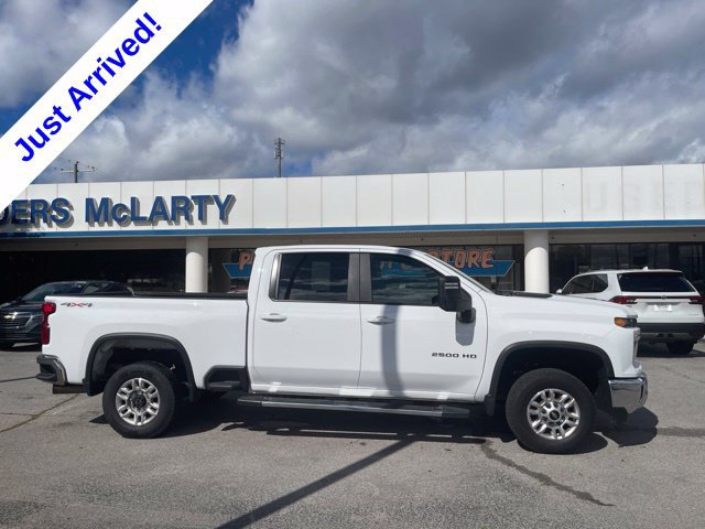 Used 2025 Chevrolet Silverado 2500 LT w/ Convenience Package AWD/4WD image 4