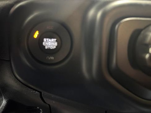 Used 2018 Jeep Wrangler Unlimited Sport S AWD/4WD image 24