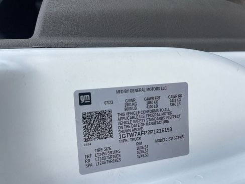 Used 2023 GMC Savana 2500 w/ Driver Convenience Package RWD image 28