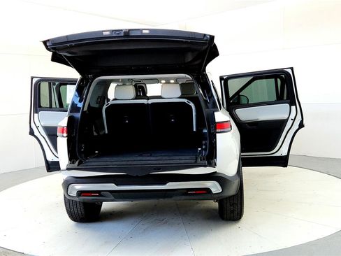 Used 2025 Rivian R1S Adventure image 11