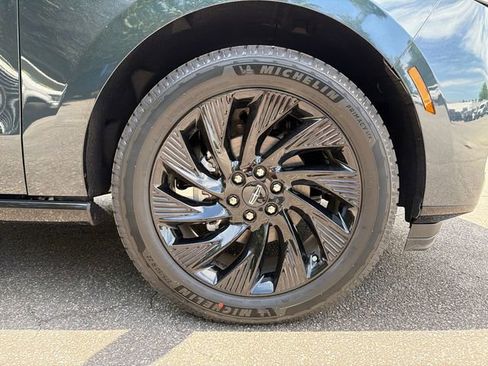 New 2026 Lincoln Navigator Reserve AWD/4WD image 13