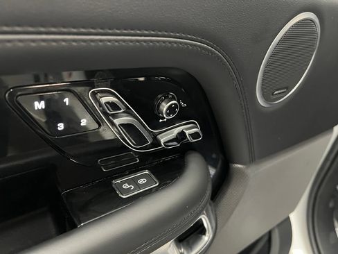 Used 2018 Land Rover Range Rover Supercharged AWD/4WD image 14