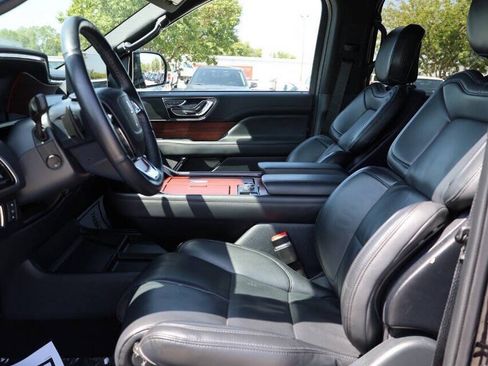 Used 2024 Lincoln Navigator L 4WD image 13