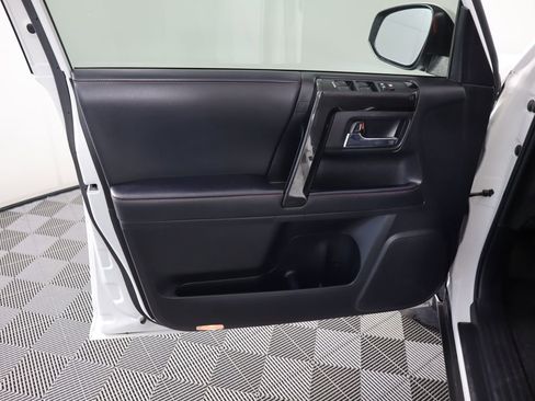 Used 2021 Toyota 4Runner TRD Off-Road image 25