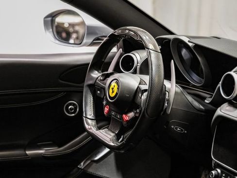 Used 2019 Ferrari Portofino image 19