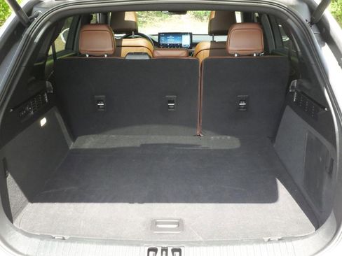 Used 2023 Lincoln Nautilus Reserve AWD/4WD image 29