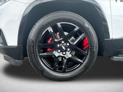 Used 2021 Chevrolet Traverse Premier w/ Redline Edition FWD image 10