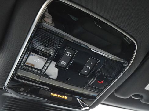 Used 2023 Land Rover Range Rover Autobiography image 51