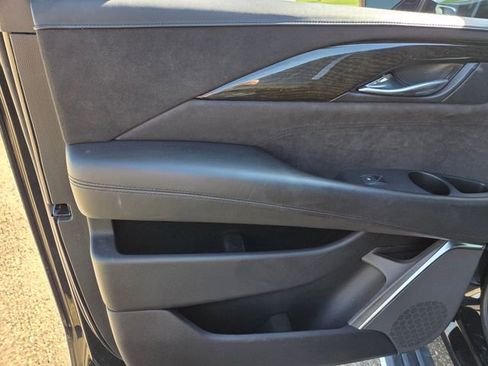 Used 2017 Cadillac Escalade ESV Platinum AWD/4WD image 56