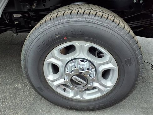 New 2025 Ford F350 XLT image 5