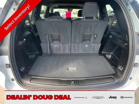 New 2025 Jeep Grand Cherokee L Laredo w/ Luxury Tech Group I image 25