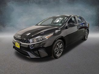 Used 2023 Kia Forte LXS video 1