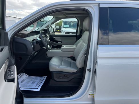 New 2025 Ford Expedition Active RWD image 21
