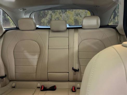 Used 2019 Mercedes-Benz GLC 300 4MATIC image 14