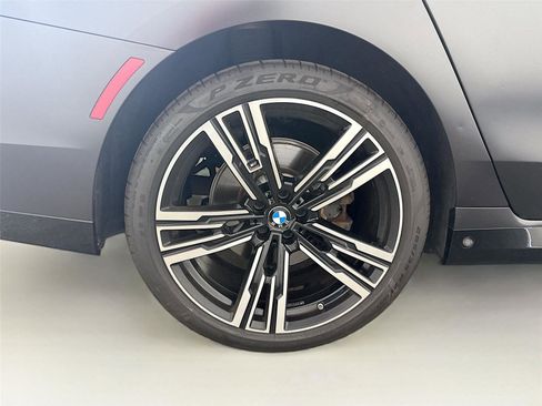 Used 2023 BMW 740i w/ Executive Package RWD image 34