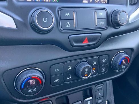 Used 2021 GMC Terrain SLE w/ Driver Convenience Package image 28