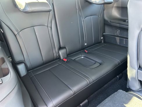 New 2026 INFINITI QX60 Luxe image 12