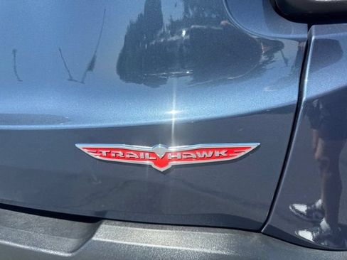 Used 2023 Jeep Renegade Trailhawk AWD/4WD image 11