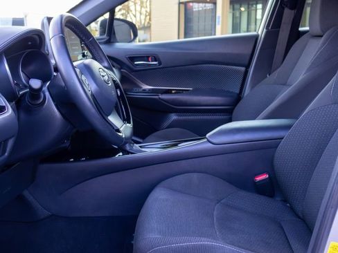 Used 2019 Toyota C-HR XLE image 15